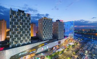 Yuexiang Light Residence Hotel (Jingkai Wanda Plaza High-speed Railway Station Branch)