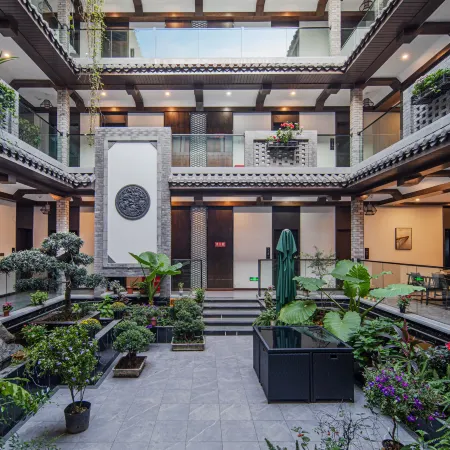 Qingyaxuan Chinese Inn (Changshou Ancient Town)