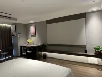 Lingyu Starry Sky Intelligent Hotel (Poly Qinghe Song Street Shop)
