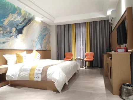 Tongda Hotel Отели рядом с достопримечательностью «Yunnan Black Hot Spring RV Camping Base»