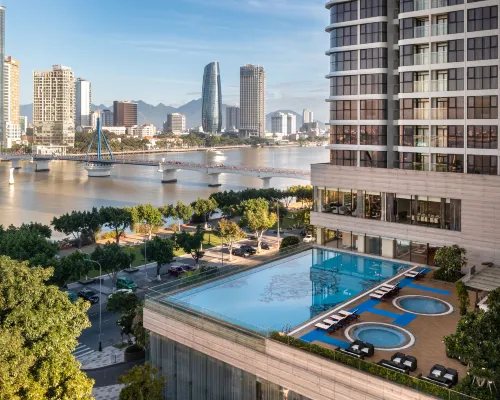 เมลิยาวินเพิร์ลดานังริเวอร์ฟร้อนท์ โรงแรมในดานัง
