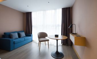 Changmao Light Luxury Hotel