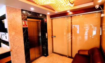 Hotel Yuvraj Signature