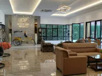 Vista Hotel Chiang Mai Hotels near Si Phum