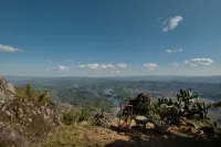 小住萬峰之巔 萬峰湖潤龍灣水上世界附近的飯店