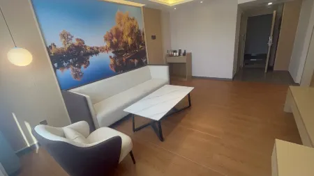 Grand Hotel Pamir, Krakow Отели рядом с достопримечательностью «Beishan Qiyuan»