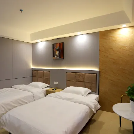 Yining Yimu Business Hotel