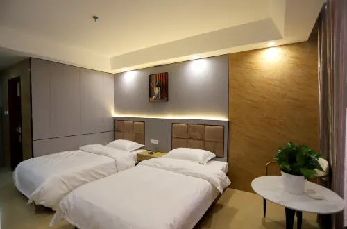 Yining Yimu Business Hotel