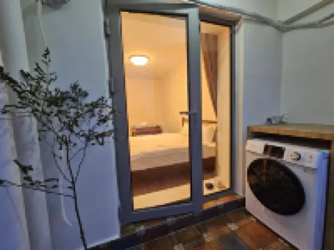 Yueji Qingzhai River View Homestay