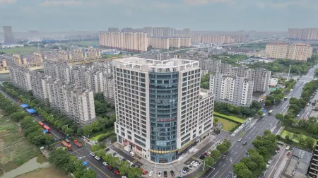 JI Hotel (Zhangjiagang Shazhouhu Technology Innovation Park) Отели рядом с достопримечательностью «Zhangjiagang Campus， the City Vocational College of Jiangsu (Binjiang Avenue)»