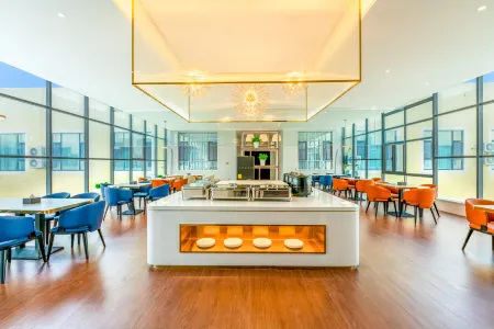 7 Days Premium Hotel (Alar) Отели рядом с достопримечательностью «Tarim River Bridge, Alear»