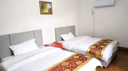 Sansehu Yunshuijian Homestay Отели в г. Бяньба