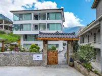 Sukyo: A Secluded Mountain Onsen Yado Hotel a Luding