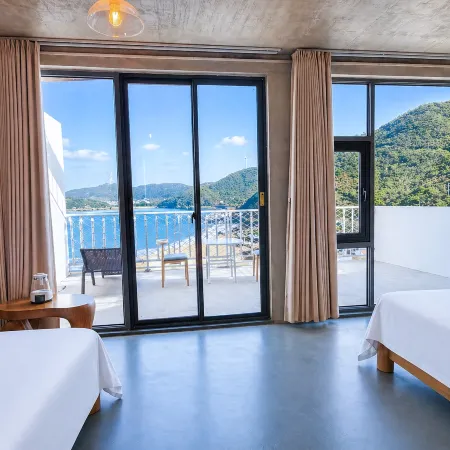 Qinyunsheng Homestay (Qushan Island Shalong Beach)