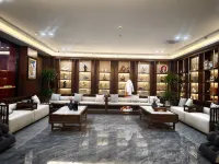 Minshan Shengshi Hotel - 주차장
