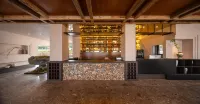 TOP寂オーシャンビュー民宿 大理（洱海文筆村） - バー