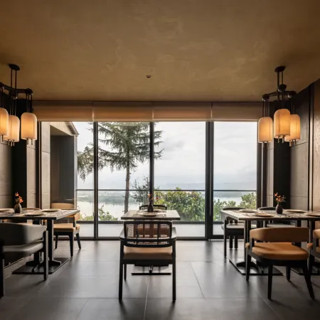 Xichang Lushan Huajian Pavilion · Mountain and Sea View