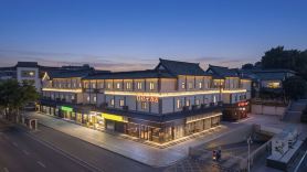 Orange Hotel (Xuzhou Deji Plaza Hubu Mountain Subway Station)
