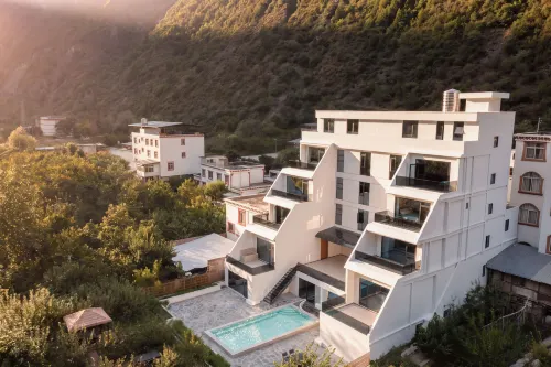 Yuexiang Chouchou Yunchi Mountain View Hot Spring Villa Resort - واي فاي