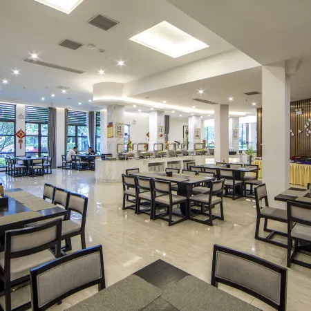 Yuetianxia Hot Spring Hotel