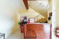RedDoorz @ D Maagma Street Hotels in Ibajay