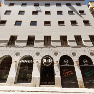 B&B Hotel Palermo Quattro Canti Hotels near Piazza Pretoria