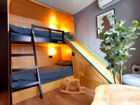 一间森林酒店(上海福建中路店) - 滑梯小木屋家庭房