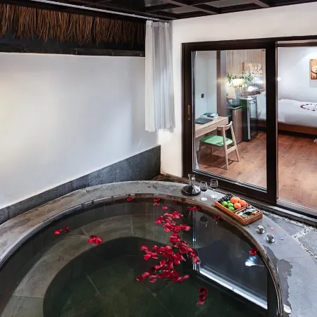 Mayu Qishe Hot Spring Holiday Hotel