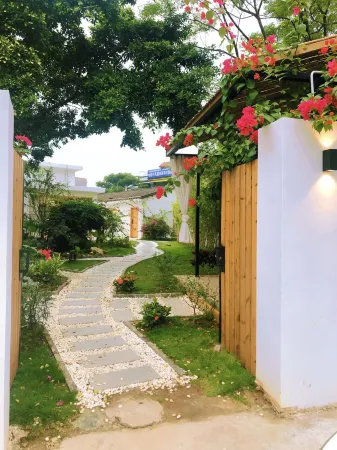 Cover yard homestay Отели в г. Бэйхай