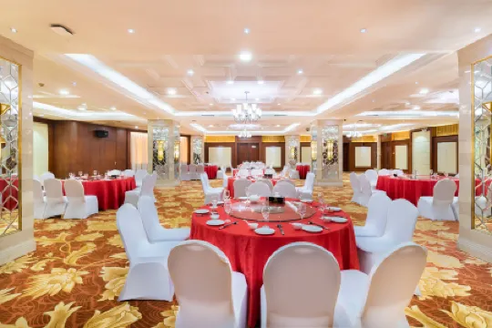 Golden Ocean Hotel Отели рядом с достопримечательностью «Tianjin University»