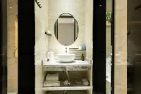 Kaili Xinshishang Hotel Hotels near Xiaogao Mountain