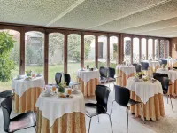 Hotel Pausania Hotels near A Plus A Gallery