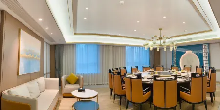 Golden Triangle Hotel Отели в г. Юнцзя