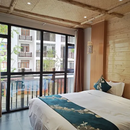 Xuanhan Bashan Fenghuang Homestay