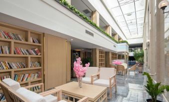 Rezen Yunshui Xiyue Hot Spring Hotel