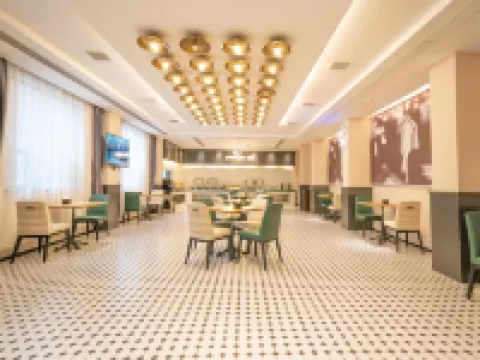 City Comfort Premier Hotel (Xiaogan Anlu Dongda Times Square) Hotels in Anlu