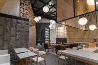 Maitreya Chizhiquan Hot Spring Hotel (Maitreya Honghe Water Township)