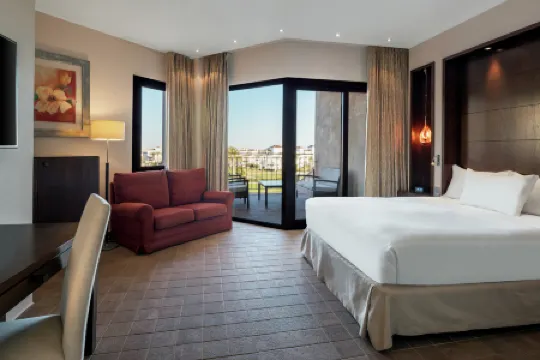 拉託雷希爾頓逸林高爾夫水療度假酒店