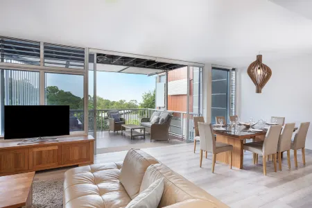 Peppers Noosa Resort and Villas Отели рядом с достопримечательностью «Нуза Хедс Мейн Бич»