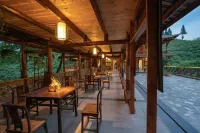 jiudingqionglu Hotels in Dayi