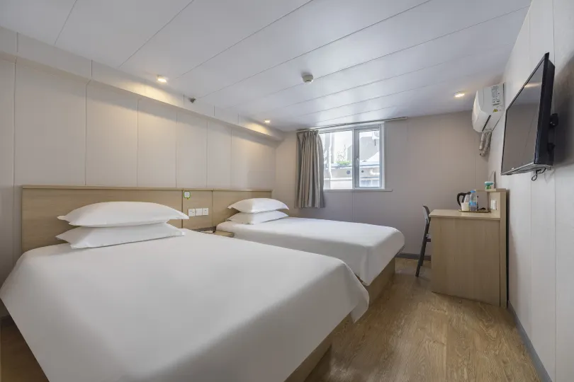 Hi Inn Hotel (Shanghai Nanjing East Road Subway Station)