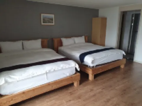 Cheonjiyeon Crystal Hotel