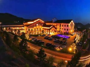 Western Evergreen Pu Zhen Hotel