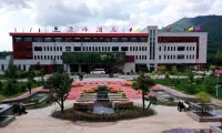 Ningxia Travel Investment Yuanfeng Hotel Các khách sạn ở Kính Nguyên
