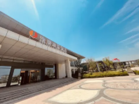 Lankao Chengbi Jianguo Hotel