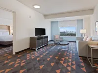 Holiday Inn & Suites Across From Universal Orlando