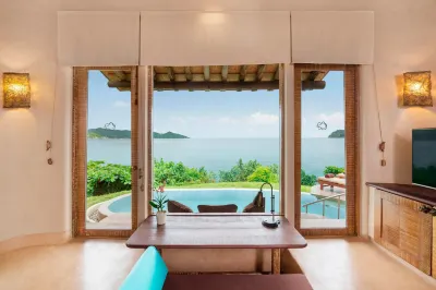 The Naka Island, a Luxury Collection Resort & Spa, Phuket Отели рядом с достопримечательностью «Namtok Ton Sai»