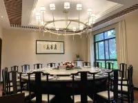 Holiday Inn  Rongshui  Laojun Dong