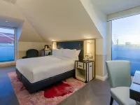 The Emerald House Lisbon, Curio Collection by Hilton Hotels near Estrela Garden