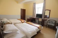 Xiangyun Junyue Hotel Hotels near Xiangyun Passenger Transport Terminal Chengnan Branch